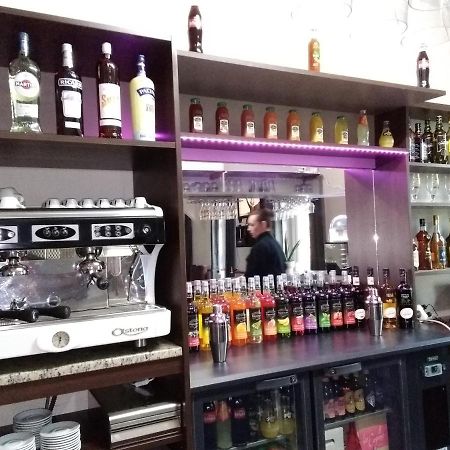 L'Entracte Hotel Saint-Paul-du-Bois Bagian luar foto