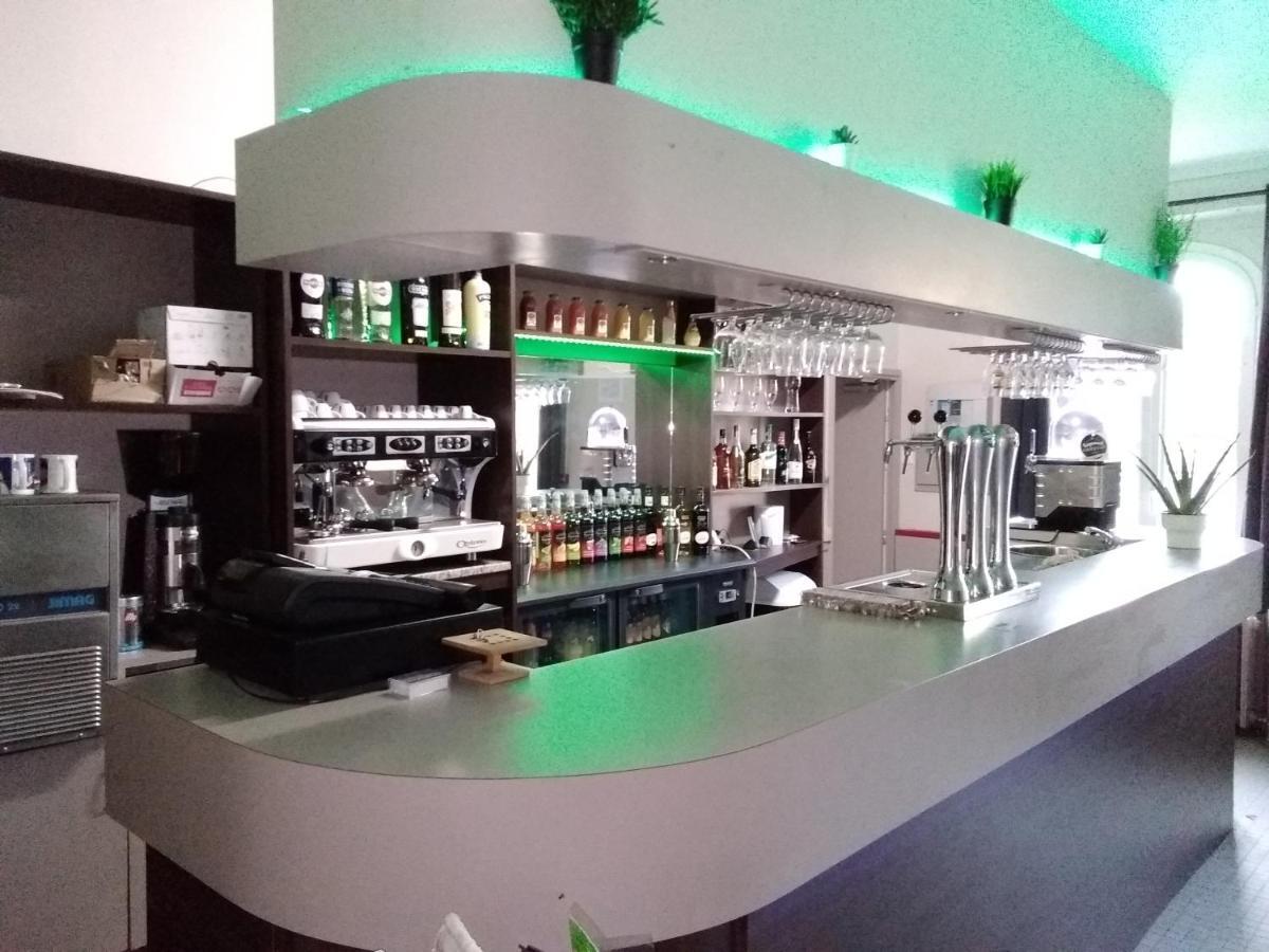 L'Entracte Hotel Saint-Paul-du-Bois Bagian luar foto
