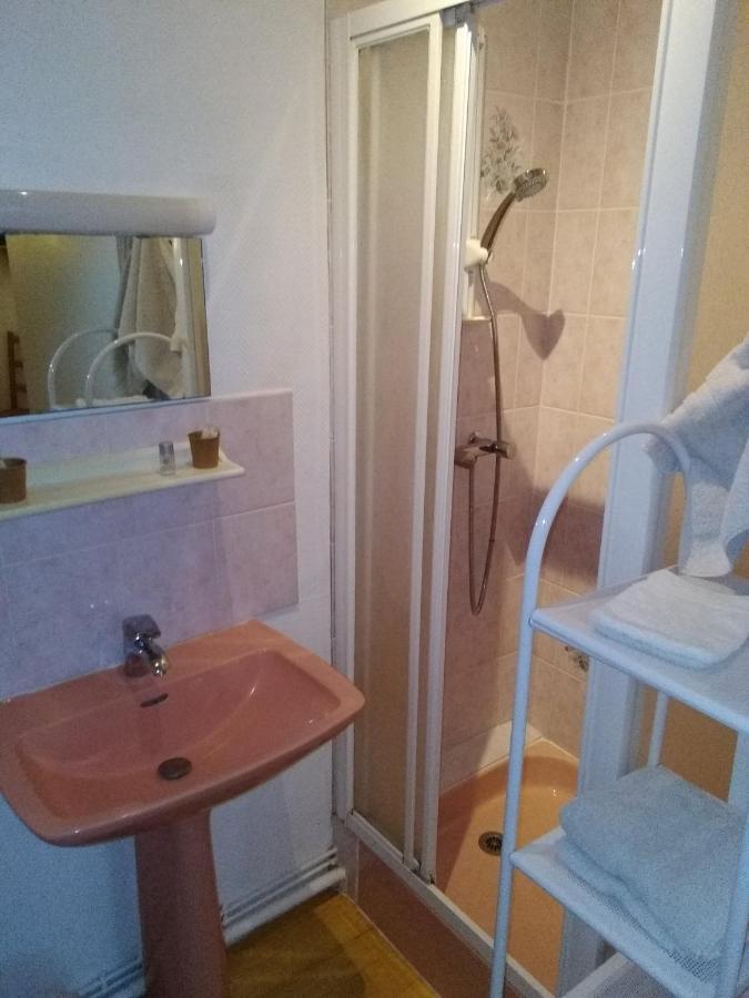 L'Entracte Hotel Saint-Paul-du-Bois Bagian luar foto